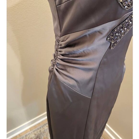 David Meister Grey Sleeveless Jeweled Front Dress Size 6 - Picture 3 of 6